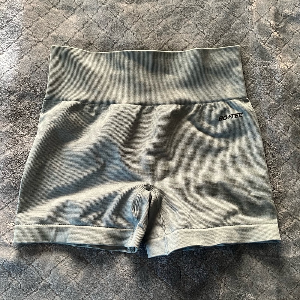 Bo+Tee Womens Seamless High Waisted Workout Shorts Sage Green Size Medium